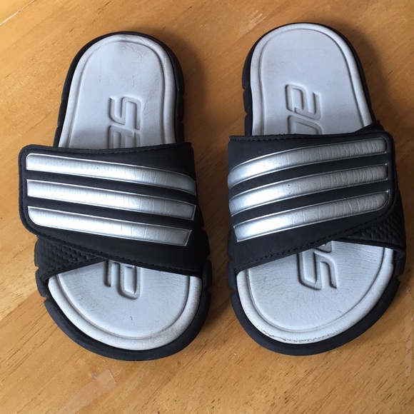boys adidas flip flops